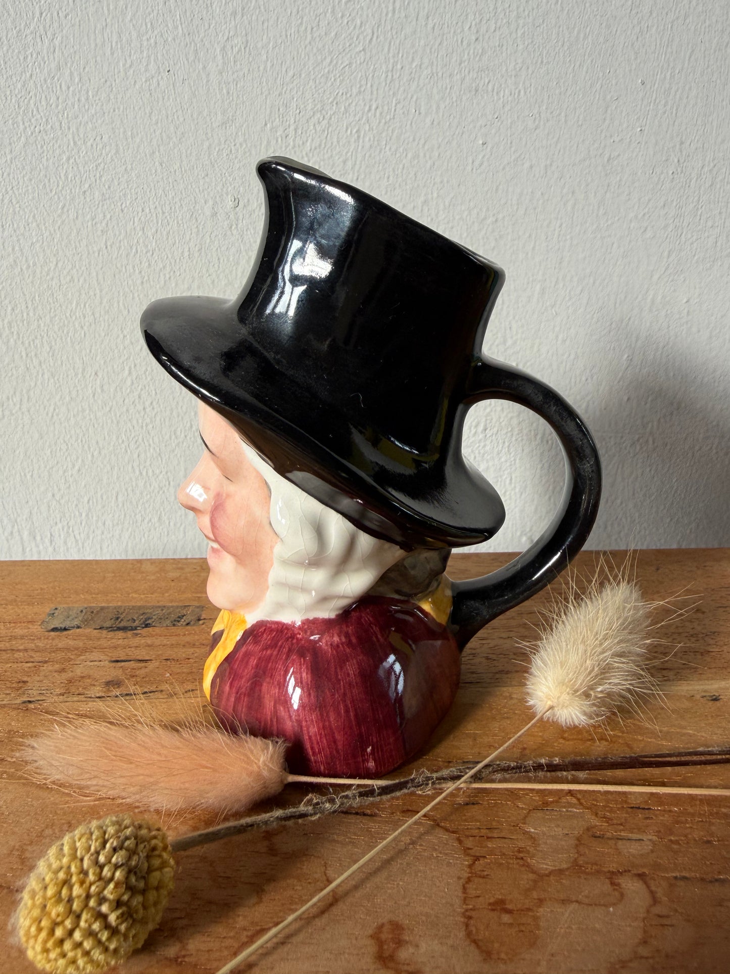 HEN JWG BACH CYMRAEG / Vintage Welsh Lady Jug