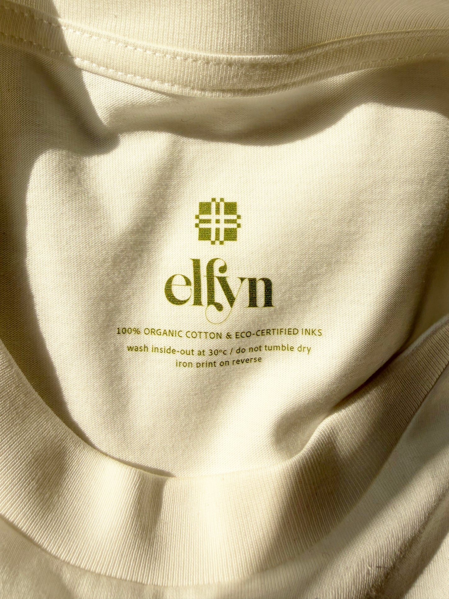 CRYS-T PAM LAI? LLIW HUFEN / Womens Organic fitted T-Shirt Ivory