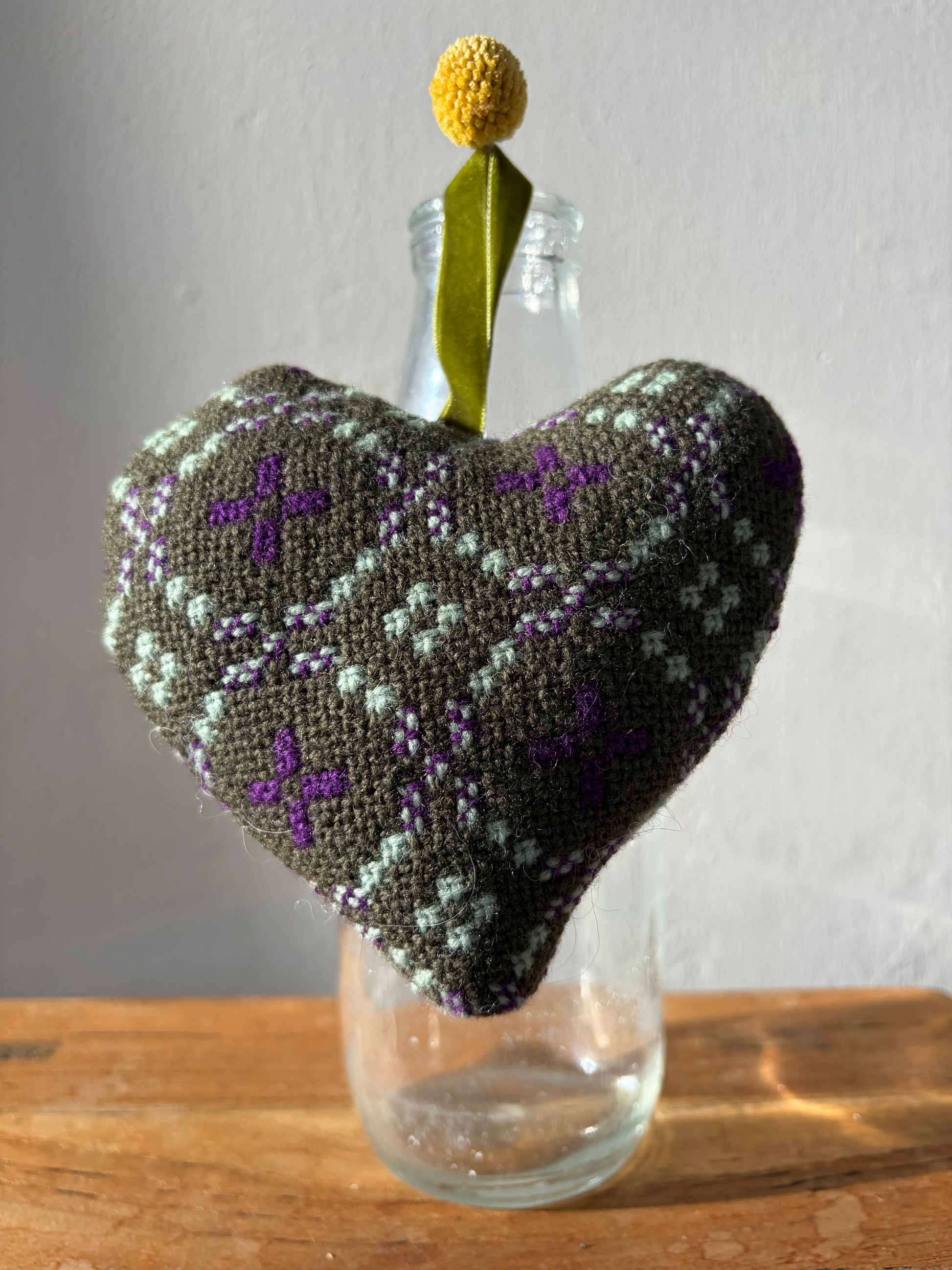Calon Wlan welsh wool heart decoration carthen cymru cymraeg