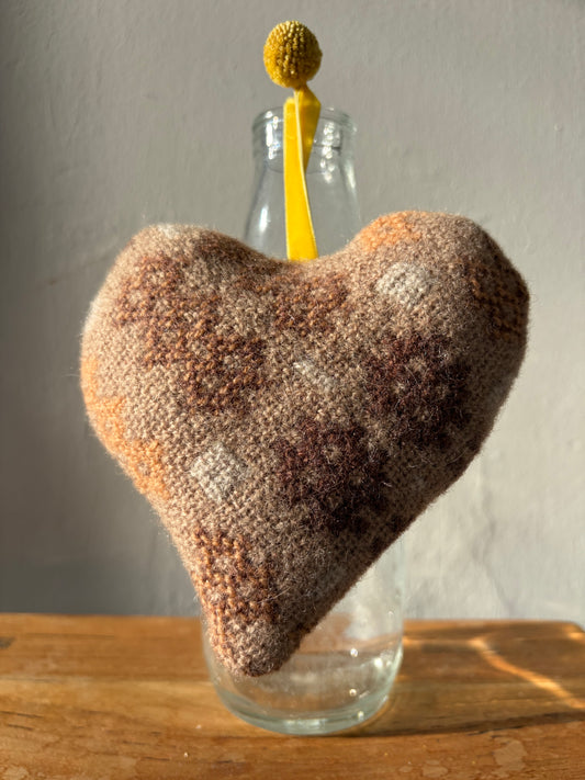 Calon Wlan welsh wool heart decoration carthen cymru cymraeg