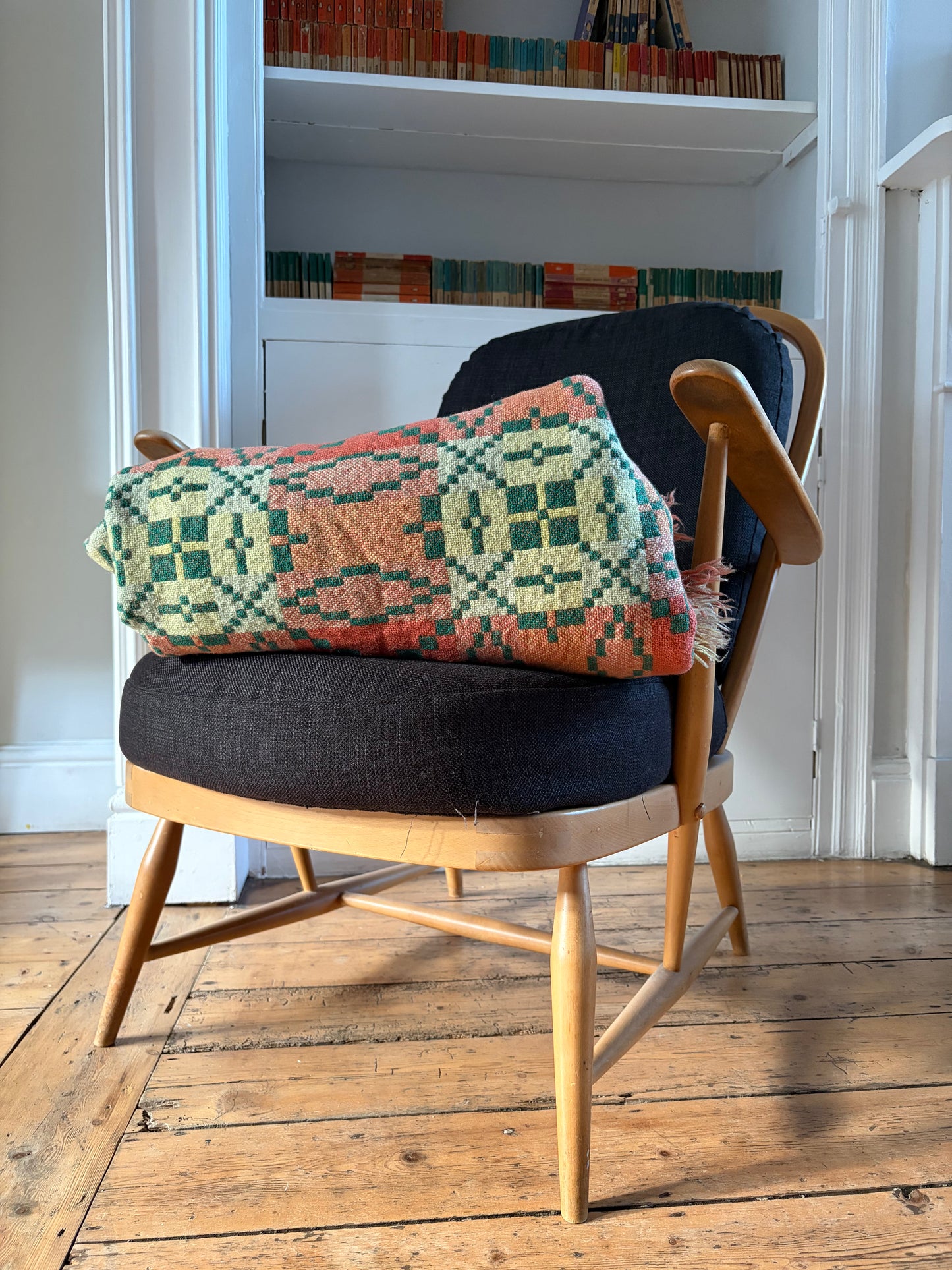 ELFYN BLANCED WLAN CYMRAEG GWYRDD A PINC vintage green and peach wool Welsh tapestry blanket / throw