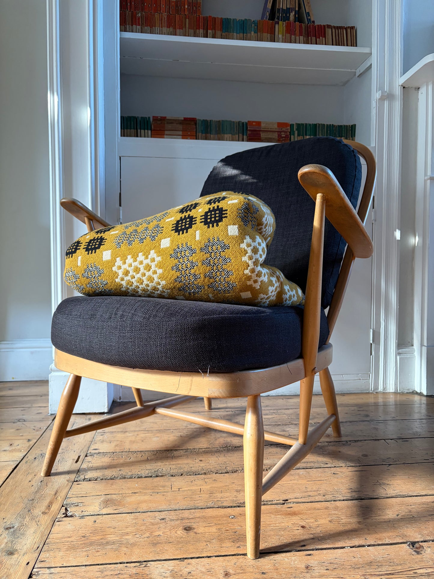 ELFYN_HEN_BLANCED_WLAN_LLIW_MELYN_vintage_mustard_wool_Welsh_tapestry_blanket_or_throw_Carthen