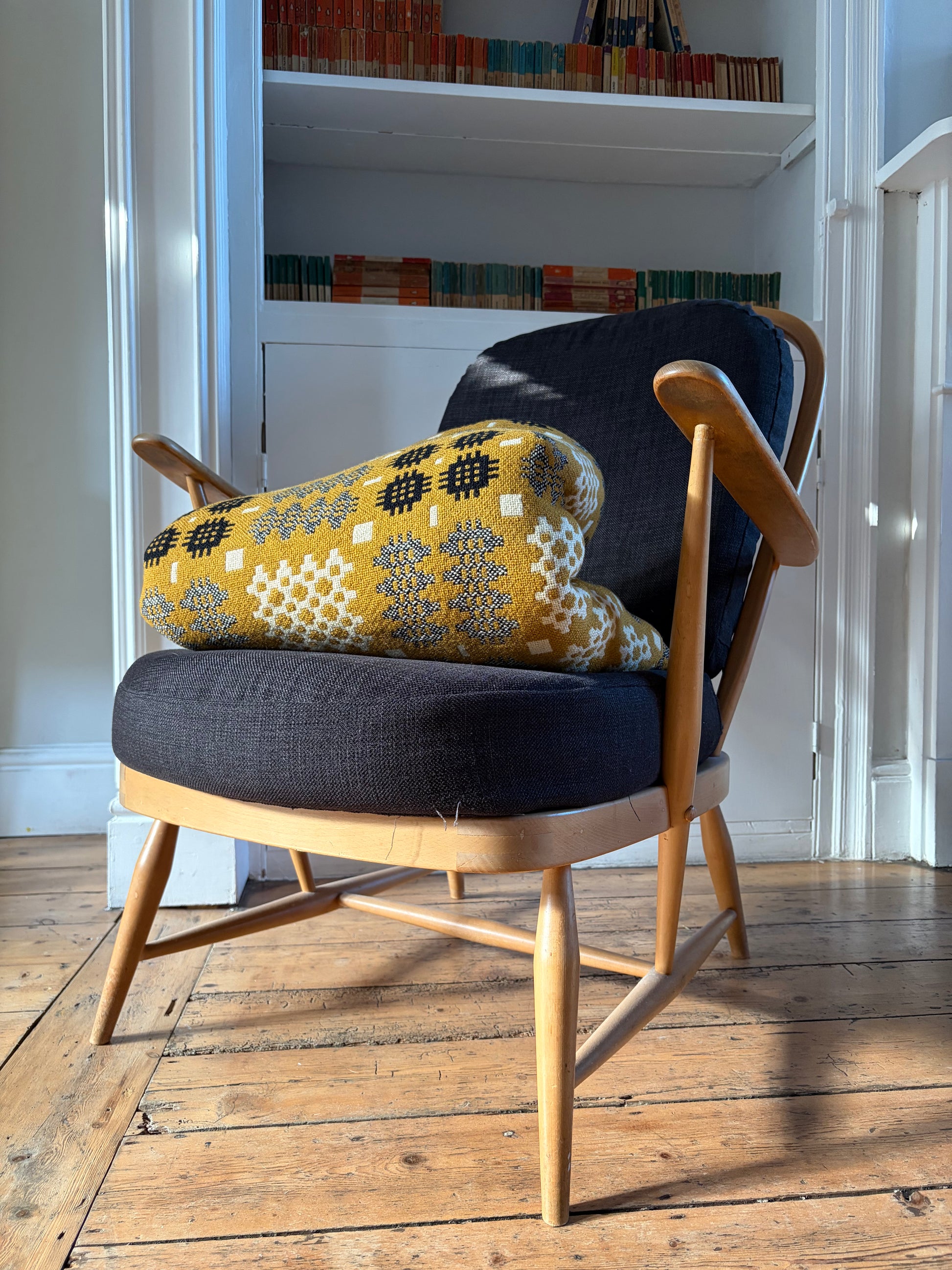 ELFYN_HEN_BLANCED_WLAN_LLIW_MELYN_vintage_mustard_wool_Welsh_tapestry_blanket_or_throw_Carthen