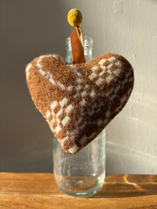 Calon Wlan welsh wool heart decoration carthen cymru cymraeg