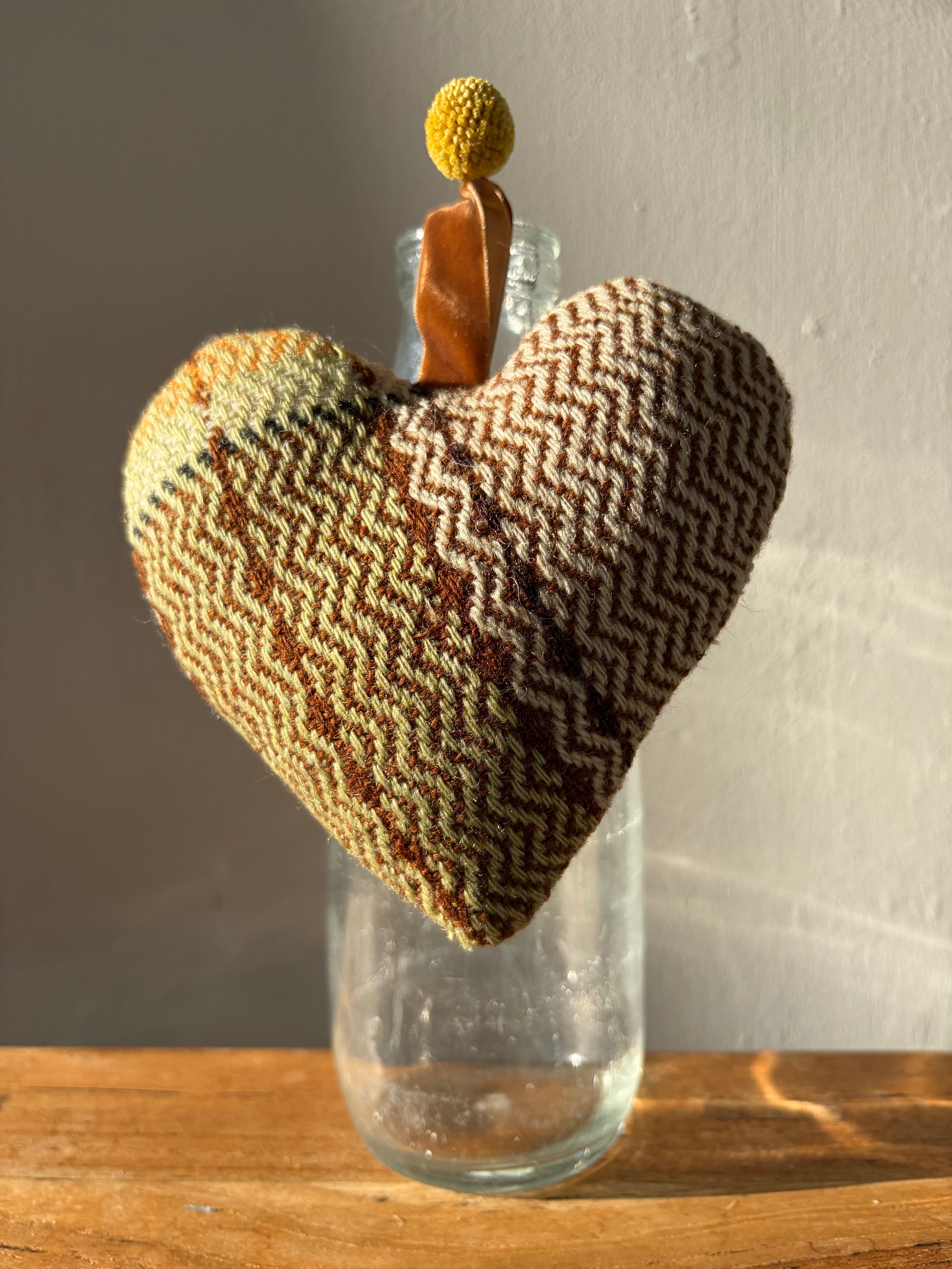ELFYN Calon Wlan welsh wool heart decoration carthen cymru cymraeg