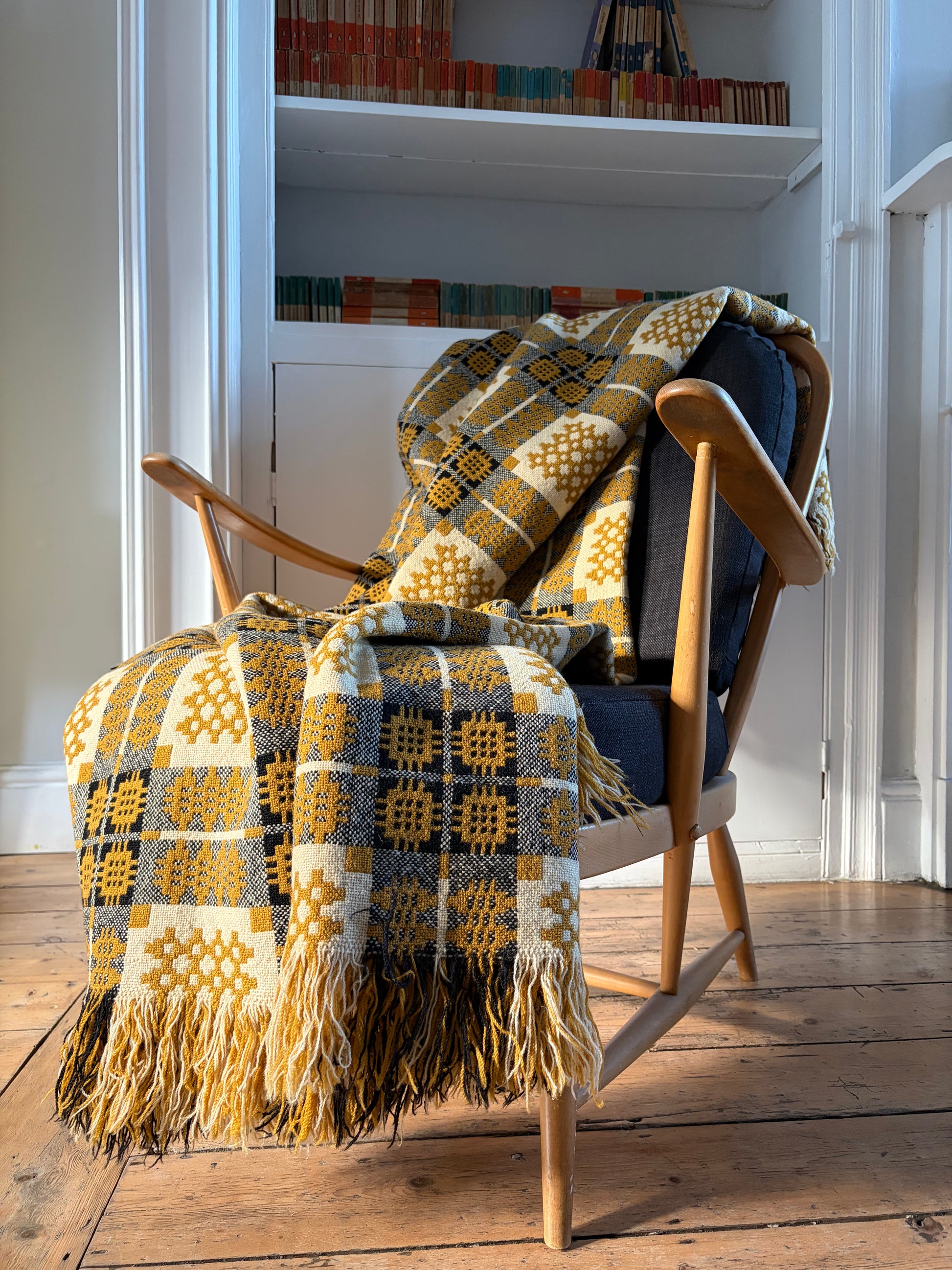 ELFYN_HEN_BLANCED_WLAN_LLIW_MELYN_vintage_mustard_wool_Welsh_tapestry_blanket_or_throw_Carthen