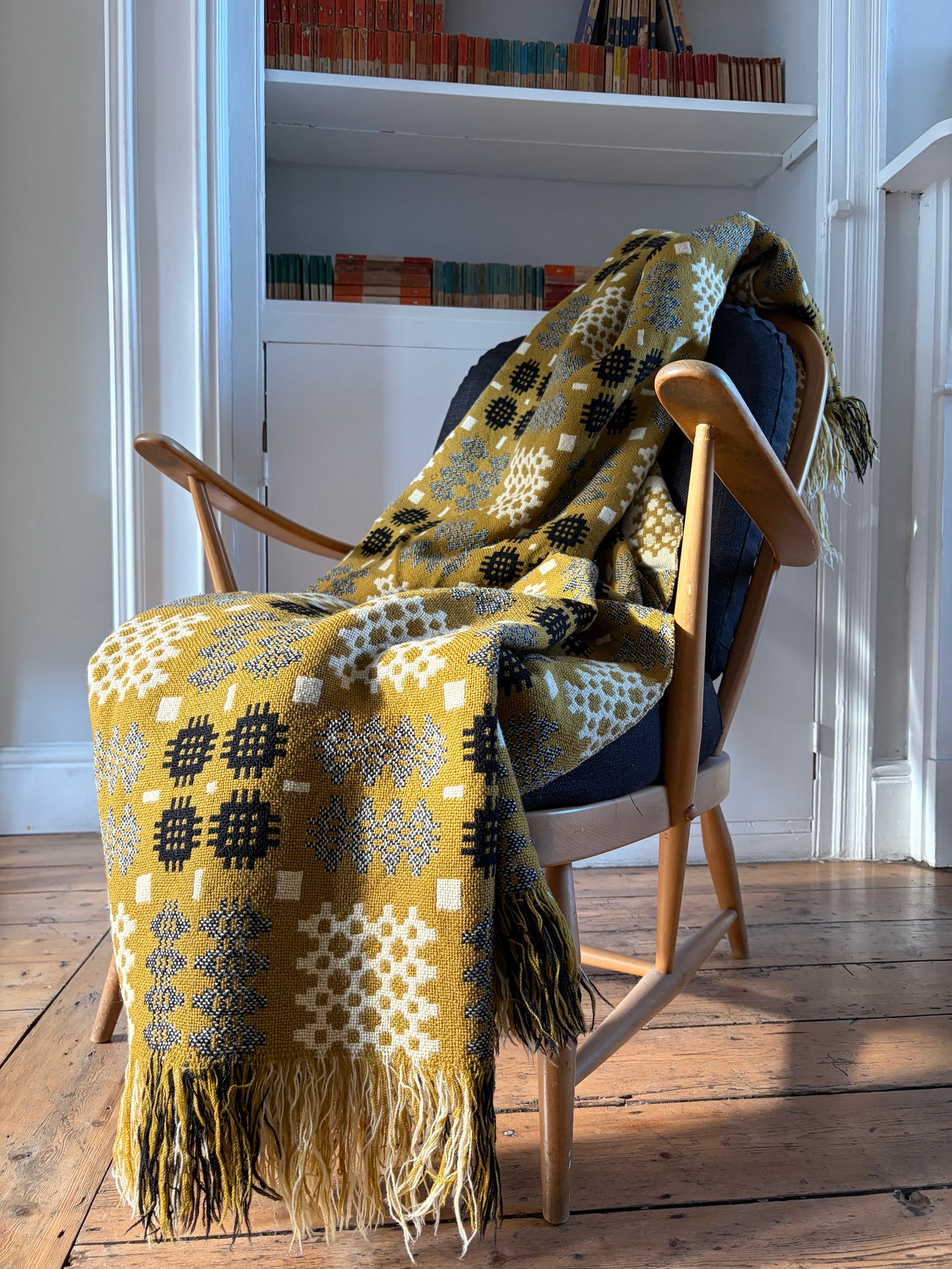 ELFYN_HEN_BLANCED_WLAN_LLIW_MWSTARD_vintage_mustard_wool_Welsh_tapestry_blanket_or_throw_Carthen
