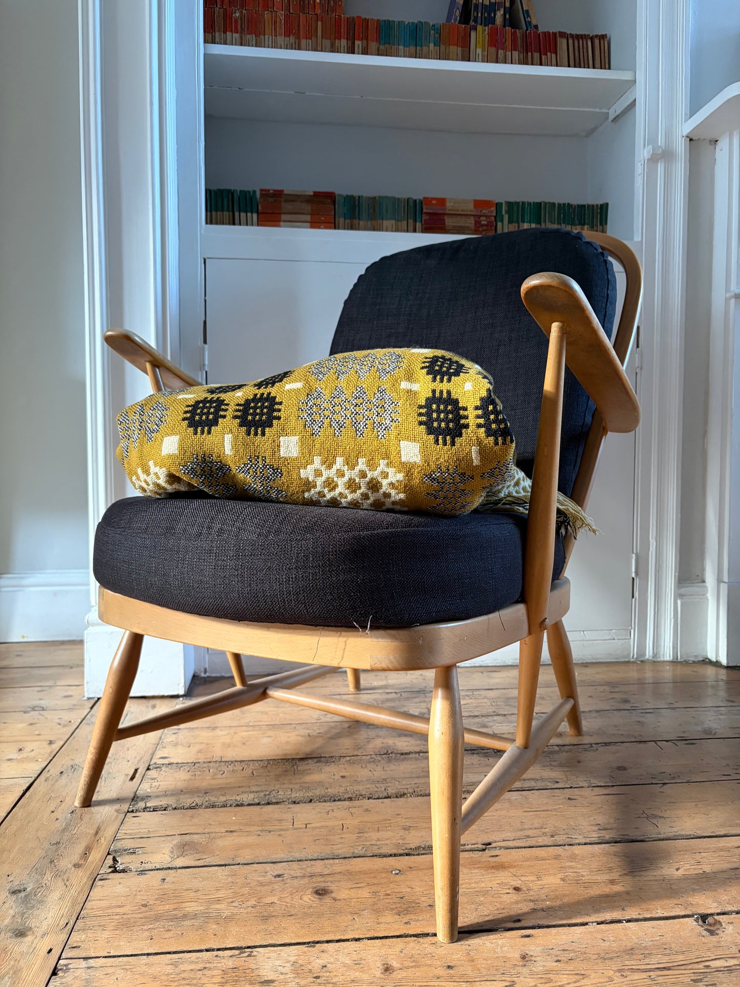 ELFYN_HEN_BLANCED_WLAN_LLIW_MWSTARD_vintage_mustard_wool_Welsh_tapestry_blanket_or_throw_Carthen