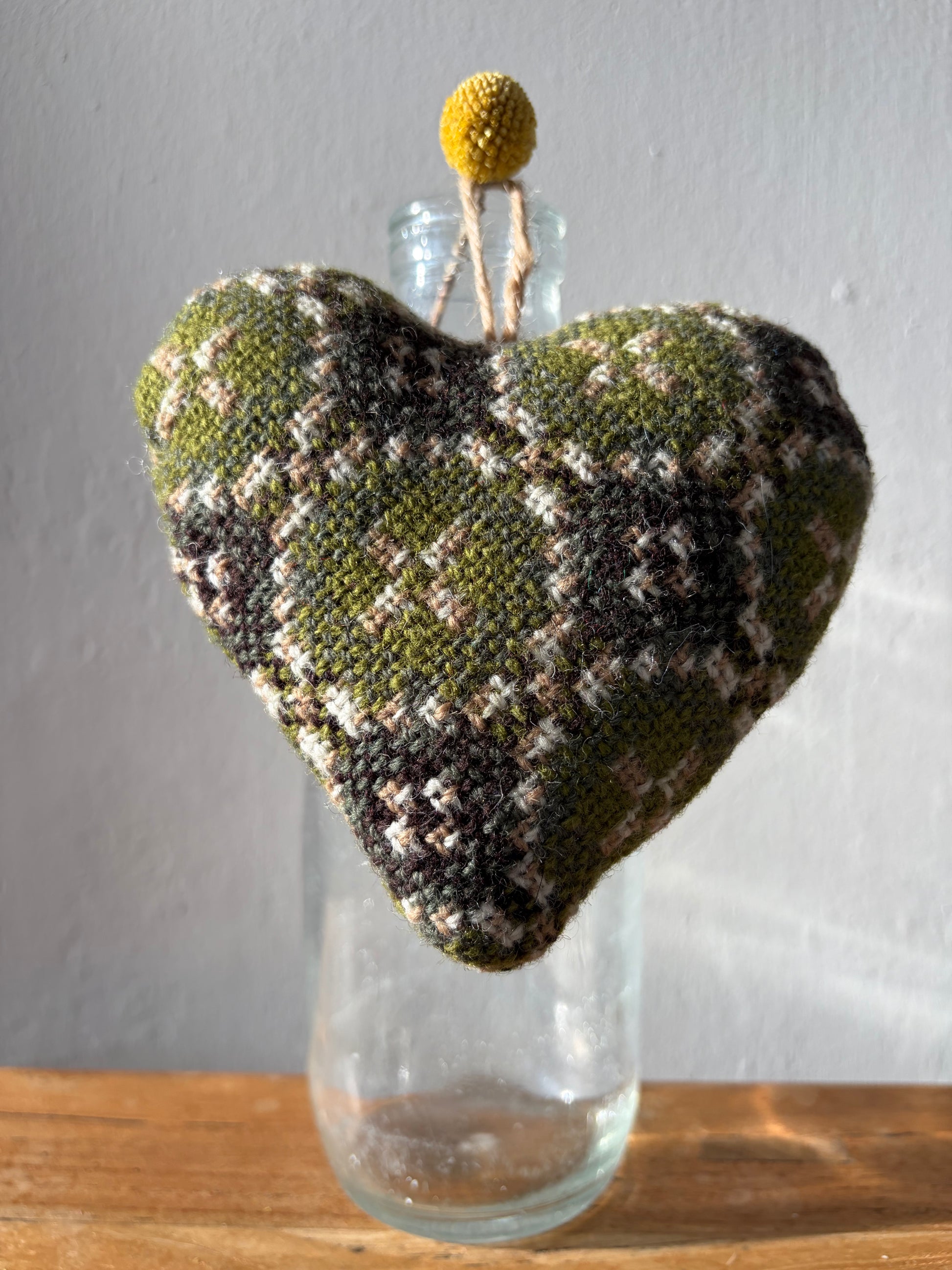 ELFYN calon wlân welsh tapestry heart decoration Cymraeg