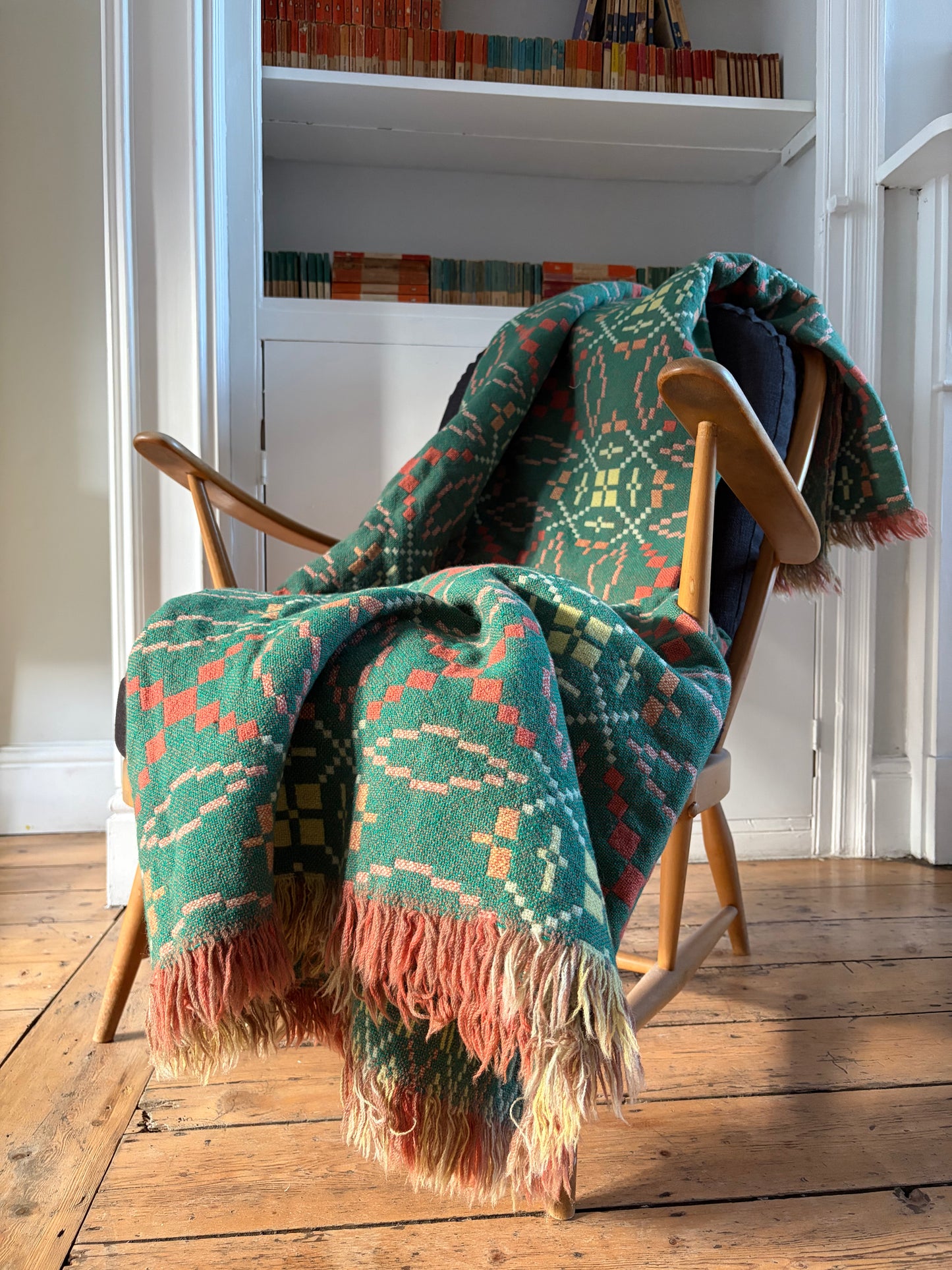 ELFYN BLANCED WLAN CYMRAEG GWYRDD A PINC vintage green and peach wool Welsh tapestry blanket / throw