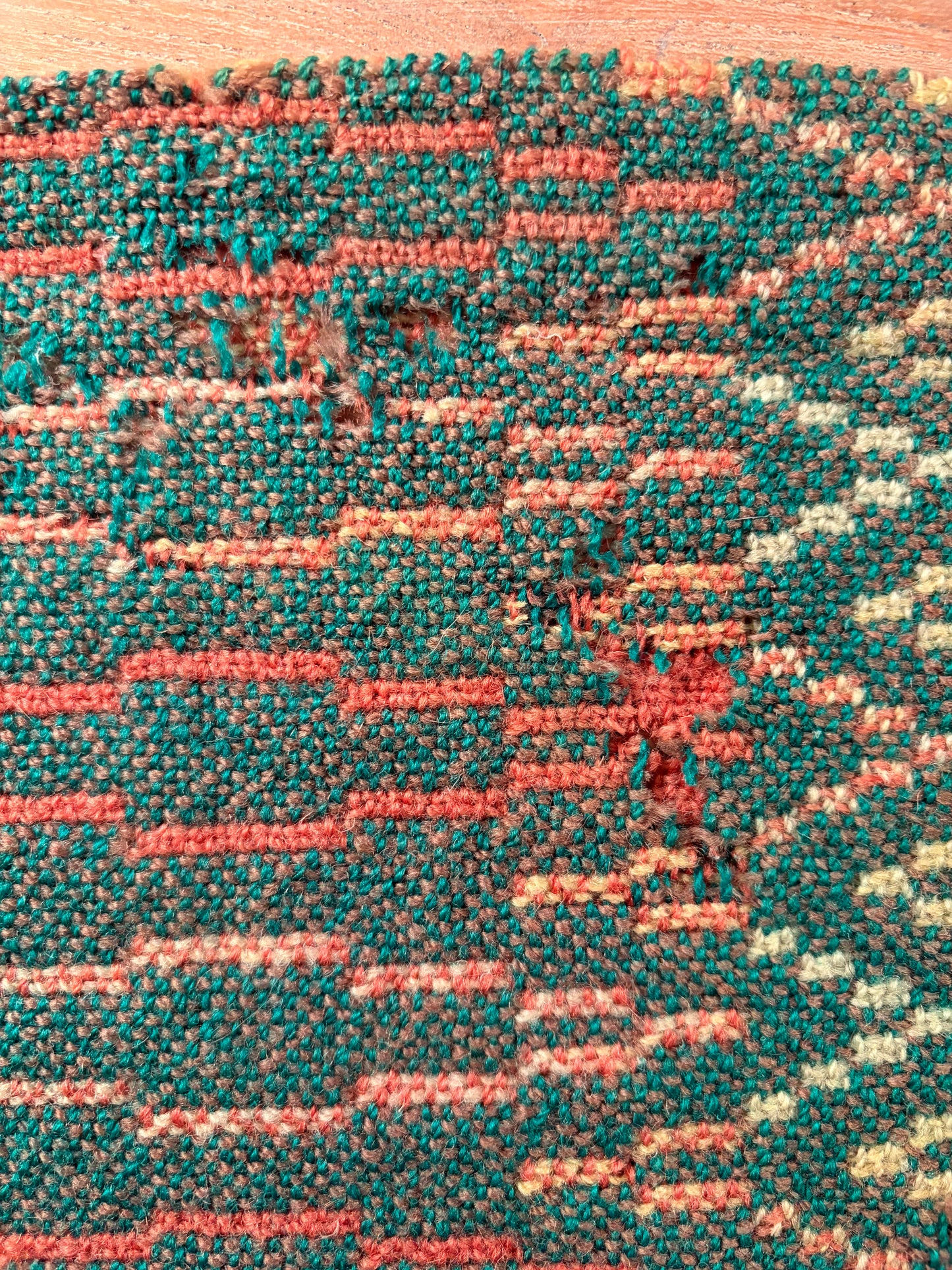 HEN BLANCED WLÂN CYMRAEG GWYRDD A PINC / vintage green and peach wool Welsh tapestry blanket / throw