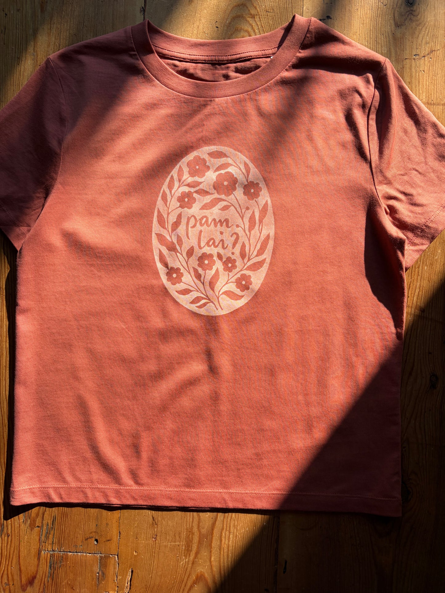 CRYS-T PAM LAI? LLIW RHWD / Womens Organic fitted T-Shirt rust colour