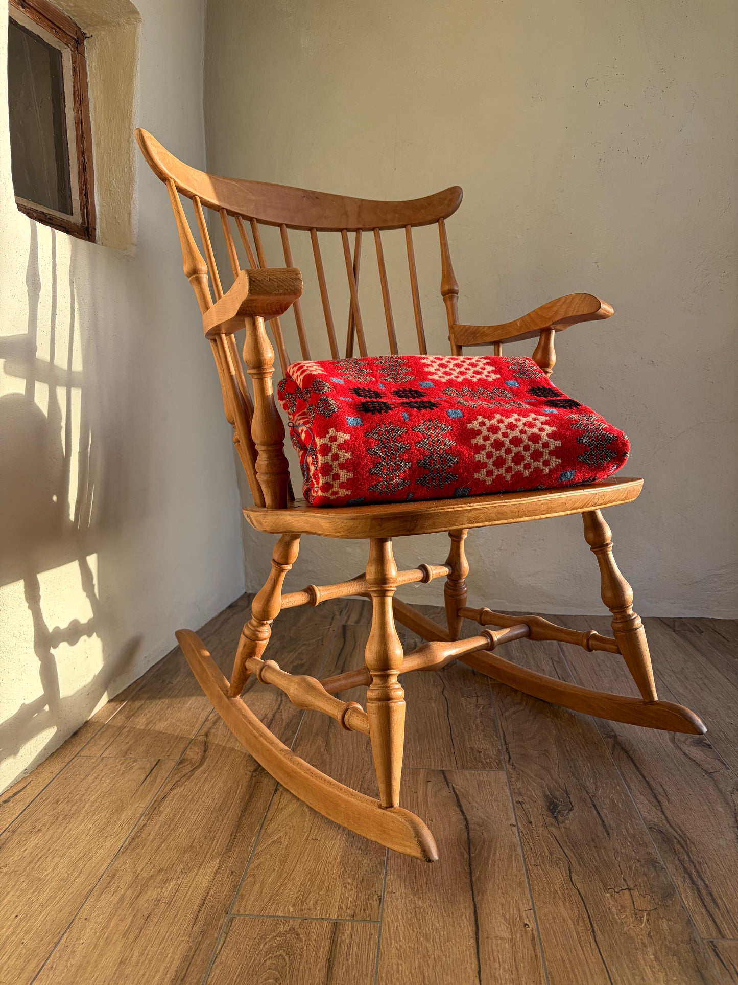 HEN BLANCED WLÂN CYMRAEG COCH / vintage red wool Welsh tapestry blanket or throw