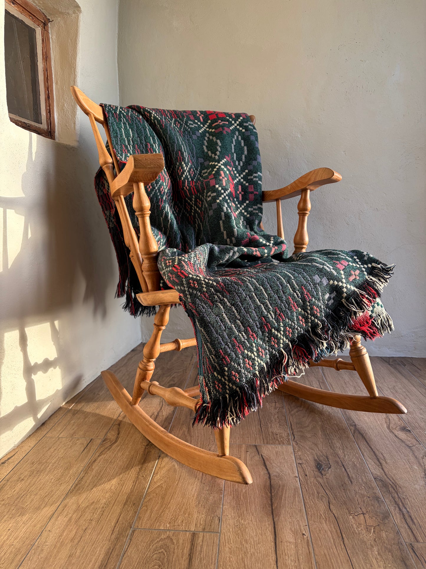 HEN BLANCED WLÂN CYMRAEG GWYRDD / vintage green wool Welsh tapestry blanket / throw