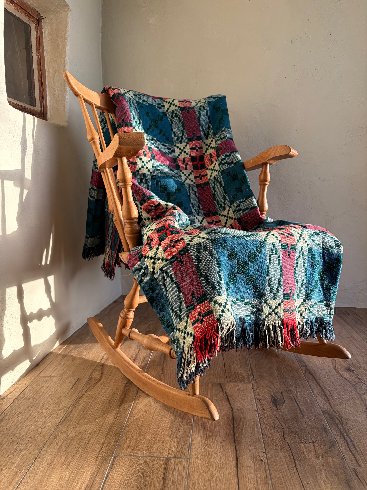 HEN BLANCED WLÂN CYMRAEG GWYRDD / vintage green wool Welsh tapestry blanket / throw
