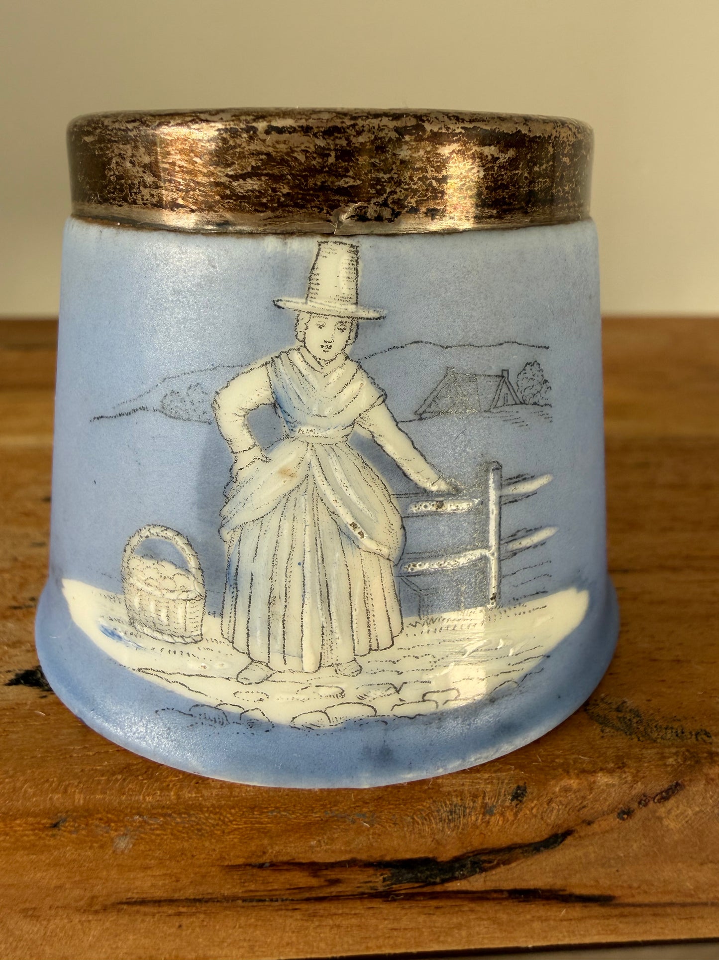 HEN CWPAN BACH CYMRAEG / Vintage Welsh lady cup