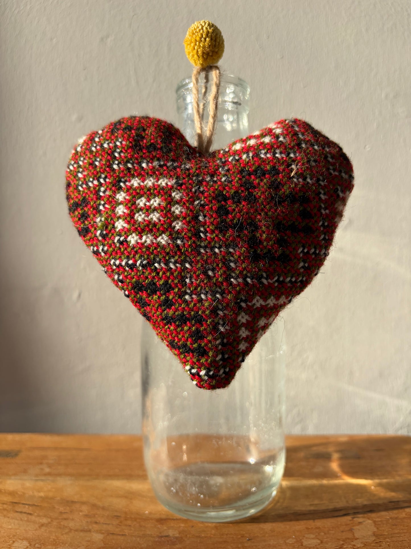 CALON WLÂN ELFYN COCH / red woollen heart decoration