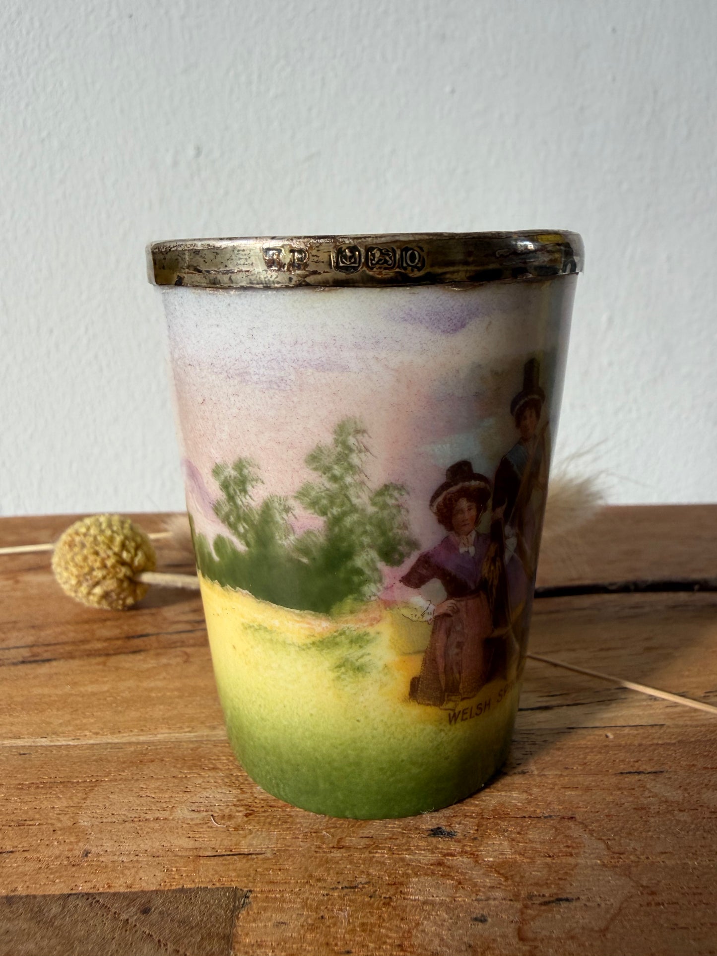 HEN BOT BACH CYMRAEG / Vintage miniature Welsh Spinning Party pot