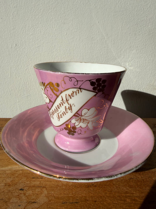HEN CWPAN BACH CYMRAEG O DINBYCH Y PYSGOD / Vintage Welsh cup A gift from Tenby