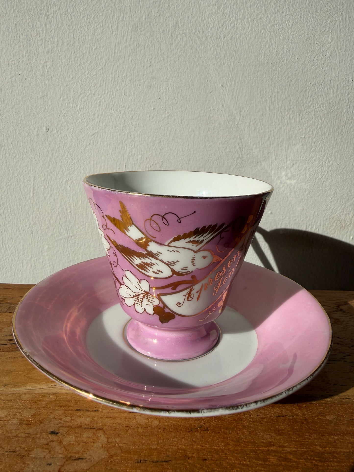 HEN CWPAN BACH CYMRAEG O DINBYCH Y PYSGOD / Vintage Welsh cup A gift from Tenby