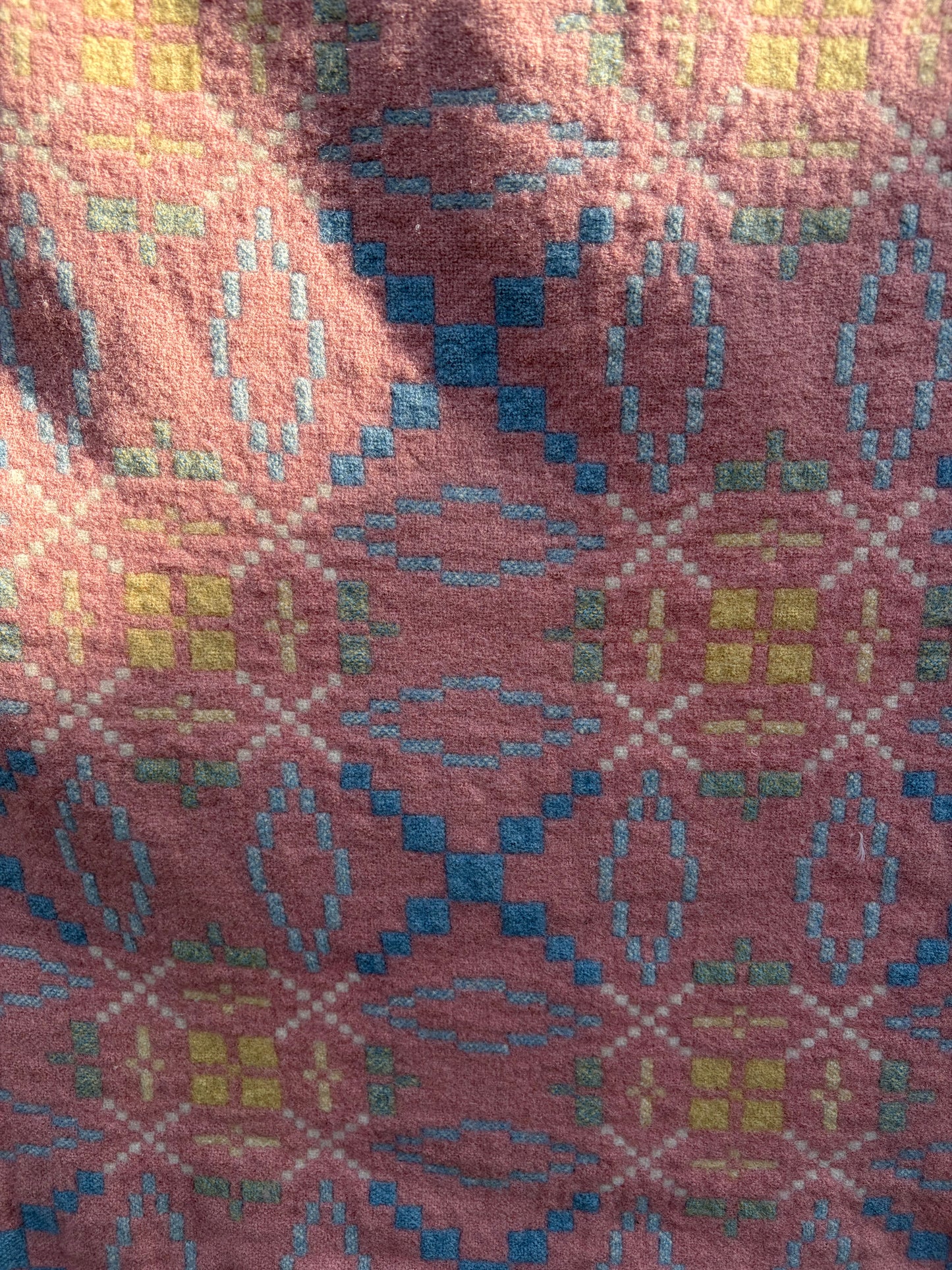 HEN BLANCED WLÂN PINC / vintage pink wool Welsh tapestry blanket or throw