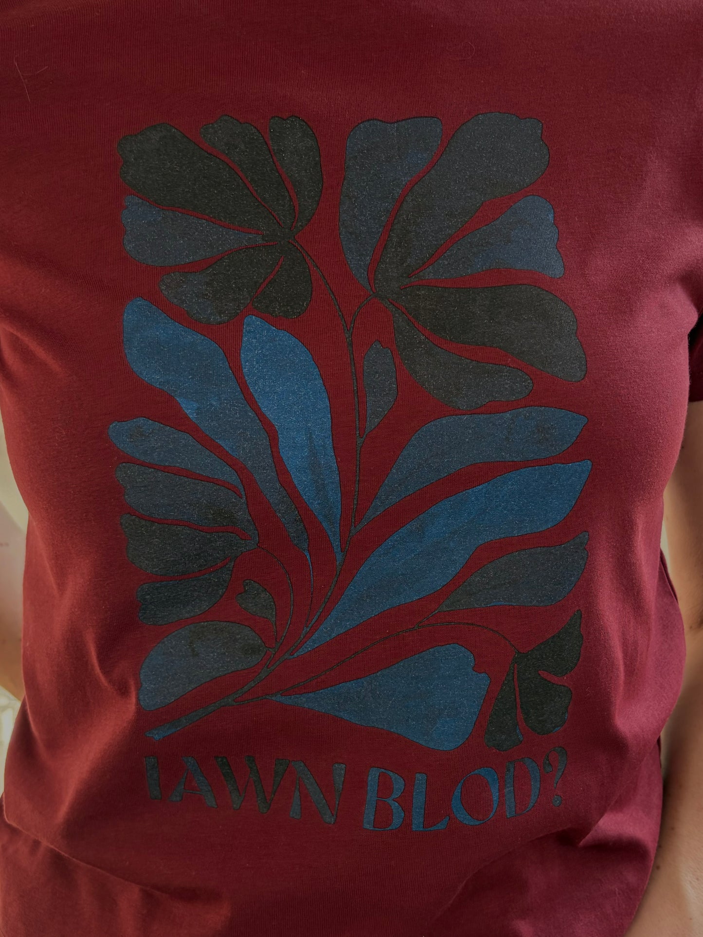 CRYS-T IAWN BLOD? Womens Organic fitted T-Shirt